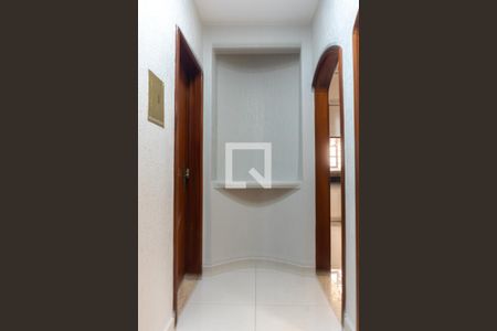 Casa à venda com 580m², 7 quartos e 5 vagas Casa à venda com 580m², 7 quartos e 5 vagasCasa 1 - Corredor