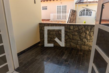 Casa à venda com 580m², 7 quartos e 5 vagas Casa à venda com 580m², 7 quartos e 5 vagasCasa 1 - Varanda da Suíte 2