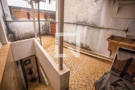 Casa à venda com 100m², 3 quartos e 1 vaga Casa à venda com 100m², 3 quartos e 1 vagaEscadas - Terraço