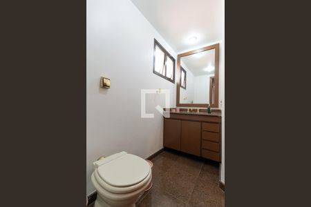 Apartamento à venda com 196m², 3 quartos e 4 vagas Apartamento à venda com 196m², 3 quartos e 4 vagasSuíte 2 - banheiro