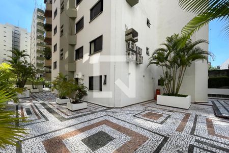 Apartamento à venda com 196m², 3 quartos e 4 vagas Apartamento à venda com 196m², 3 quartos e 4 vagasÁrea externa