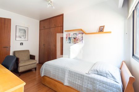 Apartamento à venda com 196m², 3 quartos e 4 vagas Apartamento à venda com 196m², 3 quartos e 4 vagasSuíte 2