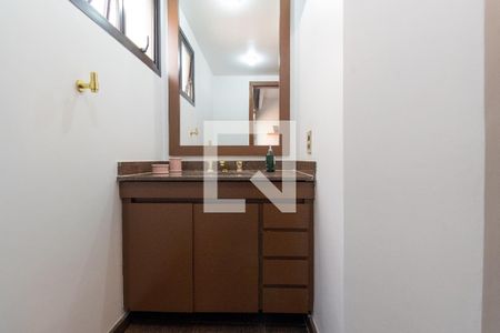 Apartamento à venda com 196m², 3 quartos e 4 vagas Apartamento à venda com 196m², 3 quartos e 4 vagasSuíte 2 - banheiro