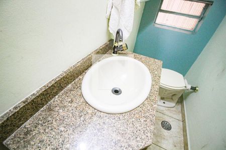 Lavabo de casa para alugar com 2 quartos, 148m² em Vila Zat, São Paulo