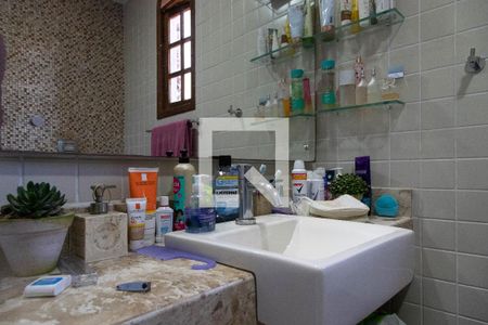 Casa à venda com 1200m², 7 quartos e 17 vagas Casa à venda com 1200m², 7 quartos e 17 vagasBanheiro suíte 2