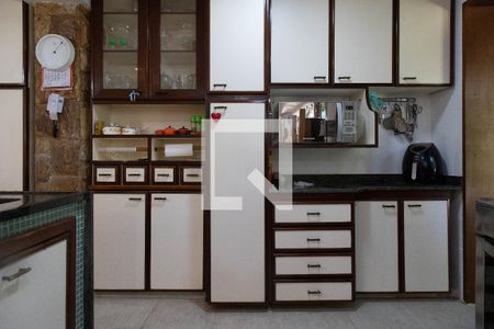 Casa à venda com 1200m², 7 quartos e 17 vagas Casa à venda com 1200m², 7 quartos e 17 vagasCozinha 1