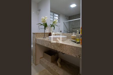 Casa à venda com 1200m², 7 quartos e 17 vagas Casa à venda com 1200m², 7 quartos e 17 vagasBanheiro social