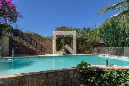 Casa à venda com 1200m², 7 quartos e 17 vagas Casa à venda com 1200m², 7 quartos e 17 vagasPiscina