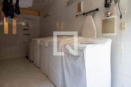 Casa à venda com 1200m², 7 quartos e 17 vagas Casa à venda com 1200m², 7 quartos e 17 vagasLavandeira