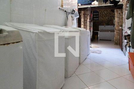 Casa à venda com 1200m², 7 quartos e 17 vagas Casa à venda com 1200m², 7 quartos e 17 vagasLavandeira