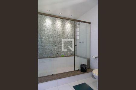 Casa à venda com 1200m², 7 quartos e 17 vagas Casa à venda com 1200m², 7 quartos e 17 vagasBanheiro suíte 4