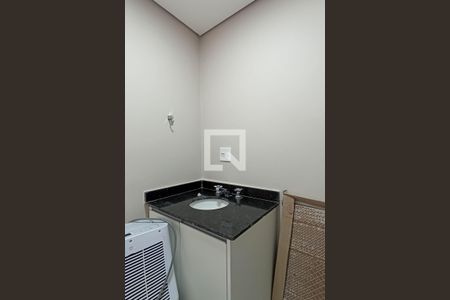 Apartamento à venda com 196m², 4 quartos e 4 vagasBanheiro social