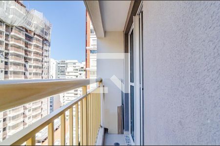 Varanda de kitnet/studio para alugar com 1 quarto, 25m² em Pinheiros, São Paulo