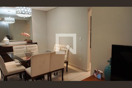 Sala de casa de condomínio à venda com 4 quartos, 179m² em Medeiros, Jundiaí