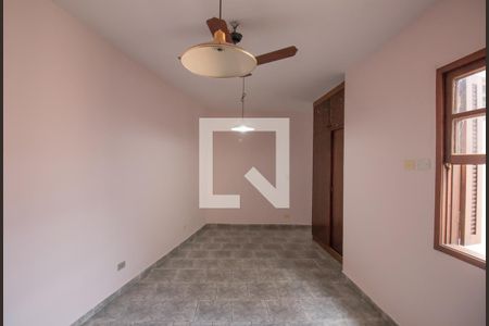 Casa à venda com 160m², 4 quartos e 2 vagasQuarto 4 - Suíte