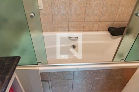 Apartamento à venda com 120m², 3 quartos e 2 vagasBanheira