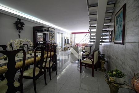 Sala de Estar de casa à venda com 3 quartos, 234m² em Pari, São Paulo