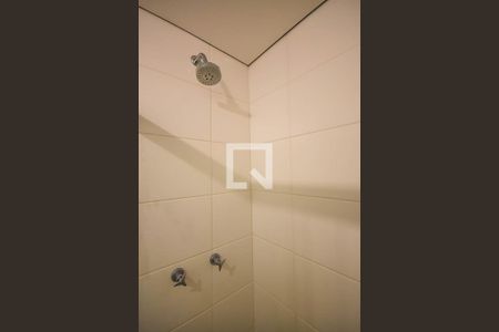 Apartamento à venda com 64m², 3 quartos e 1 vaga Apartamento à venda com 64m², 3 quartos e 1 vagaChuveiro do banheiro da suíte