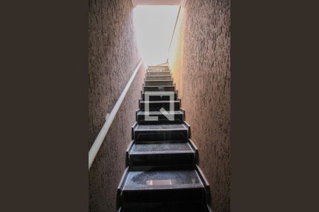 Casa à venda com 241m², 3 quartos e 5 vagasEscada