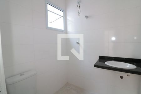 Casa para alugar com 70m², 2 quartos e 1 vagaBanheiro da Suite 2