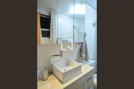 Apartamento à venda com 78m², 2 quartos e 2 vagasBanheiro da suite