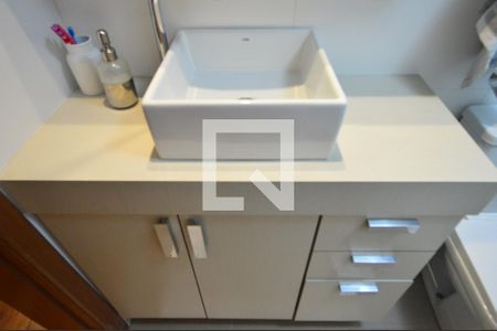 Apartamento à venda com 78m², 2 quartos e 2 vagasBanheiro da suite