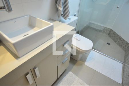 Apartamento à venda com 78m², 2 quartos e 2 vagasBanheiro da suite