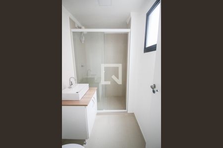 banheiro de kitnet/studio para alugar com 1 quarto, 31m² em Santana, São Paulo