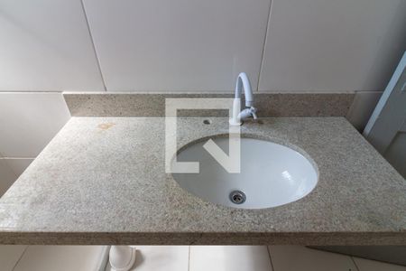 Apartamento para alugar com 60m², 2 quartos e sem vaga Apartamento para alugar com 60m², 2 quartos e sem vagaDetalhe do banheiro
