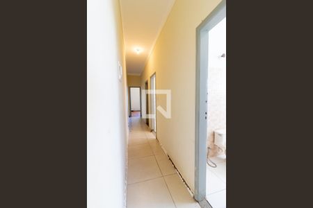 Corredor de apartamento para alugar com 2 quartos, 60m² em Marechal Hermes, Rio de Janeiro