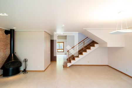 Sala de casa à venda com 4 quartos, 300m² em Vila Cordeiro, São Paulo