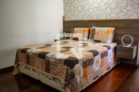 Casa à venda com 221m², 3 quartos e 5 vagas Casa à venda com 221m², 3 quartos e 5 vagasSuíte 3