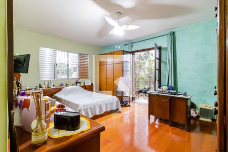 Casa à venda com 315m², 3 quartos e 2 vagasSuíte 1