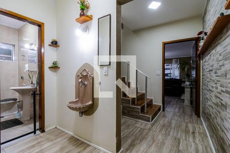 Casa à venda com 315m², 3 quartos e 2 vagasCorredor