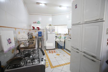 Casa para alugar com 800m², 3 quartos e 1 vaga Casa para alugar com 800m², 3 quartos e 1 vagaCozinha