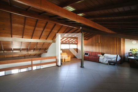 Casa para alugar com 800m², 3 quartos e 1 vaga Casa para alugar com 800m², 3 quartos e 1 vagaEstudio Superior