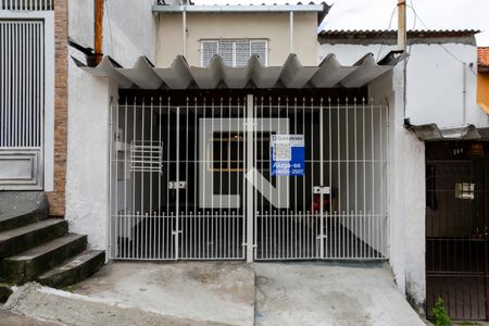 Casa para alugar com 75m², 2 quartos e 1 vaga Casa para alugar com 75m², 2 quartos e 1 vagaFachada