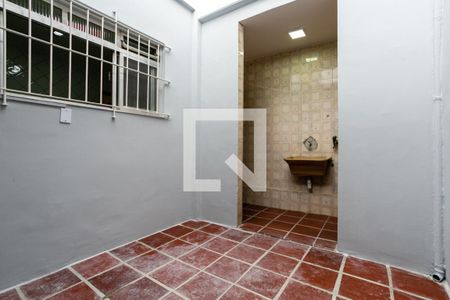 Casa para alugar com 75m², 2 quartos e 1 vaga Casa para alugar com 75m², 2 quartos e 1 vagaQuintal