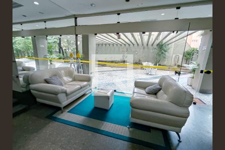 Apartamento à venda com 57m², 2 quartos e 1 vagaFachada e portaria