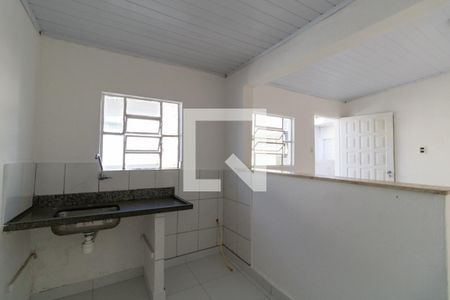 Cozinha de casa para alugar com 1 quarto, 35m² em Jardim Pinheiros, São Paulo