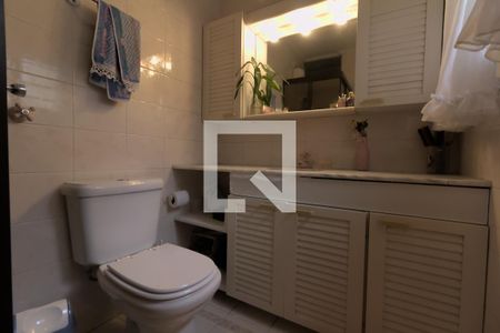 Casa à venda com 190m², 4 quartos e 3 vagas Casa à venda com 190m², 4 quartos e 3 vagasBanheiro da Suíte 2