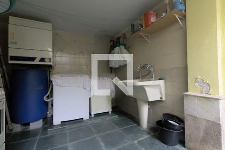 Casa à venda com 190m², 4 quartos e 3 vagas Casa à venda com 190m², 4 quartos e 3 vagasÁrea de Serviço