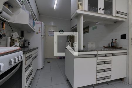 Casa à venda com 190m², 4 quartos e 3 vagas Casa à venda com 190m², 4 quartos e 3 vagasCozinha