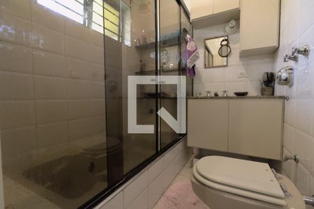 Casa à venda com 190m², 4 quartos e 3 vagas Casa à venda com 190m², 4 quartos e 3 vagasBanheiro da Suíte 1