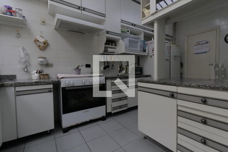 Casa à venda com 190m², 4 quartos e 3 vagas Casa à venda com 190m², 4 quartos e 3 vagasCozinha