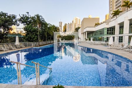 Apartamento para alugar com 177m², 3 quartos e 3 vagas Apartamento para alugar com 177m², 3 quartos e 3 vagasÁrea Comum - Piscina