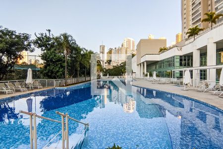 Apartamento para alugar com 177m², 3 quartos e 3 vagas Apartamento para alugar com 177m², 3 quartos e 3 vagasÁrea Comum - Piscina