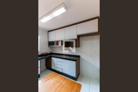 Casa para alugar com 82m², 3 quartos e 2 vagasCozinha