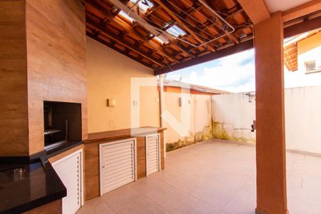 Casa para alugar com 82m², 3 quartos e 2 vagasChurrasqueira