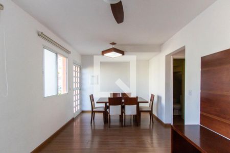Sala de casa para alugar com 3 quartos, 82m² em Chácara Ondas Verdes, Cotia